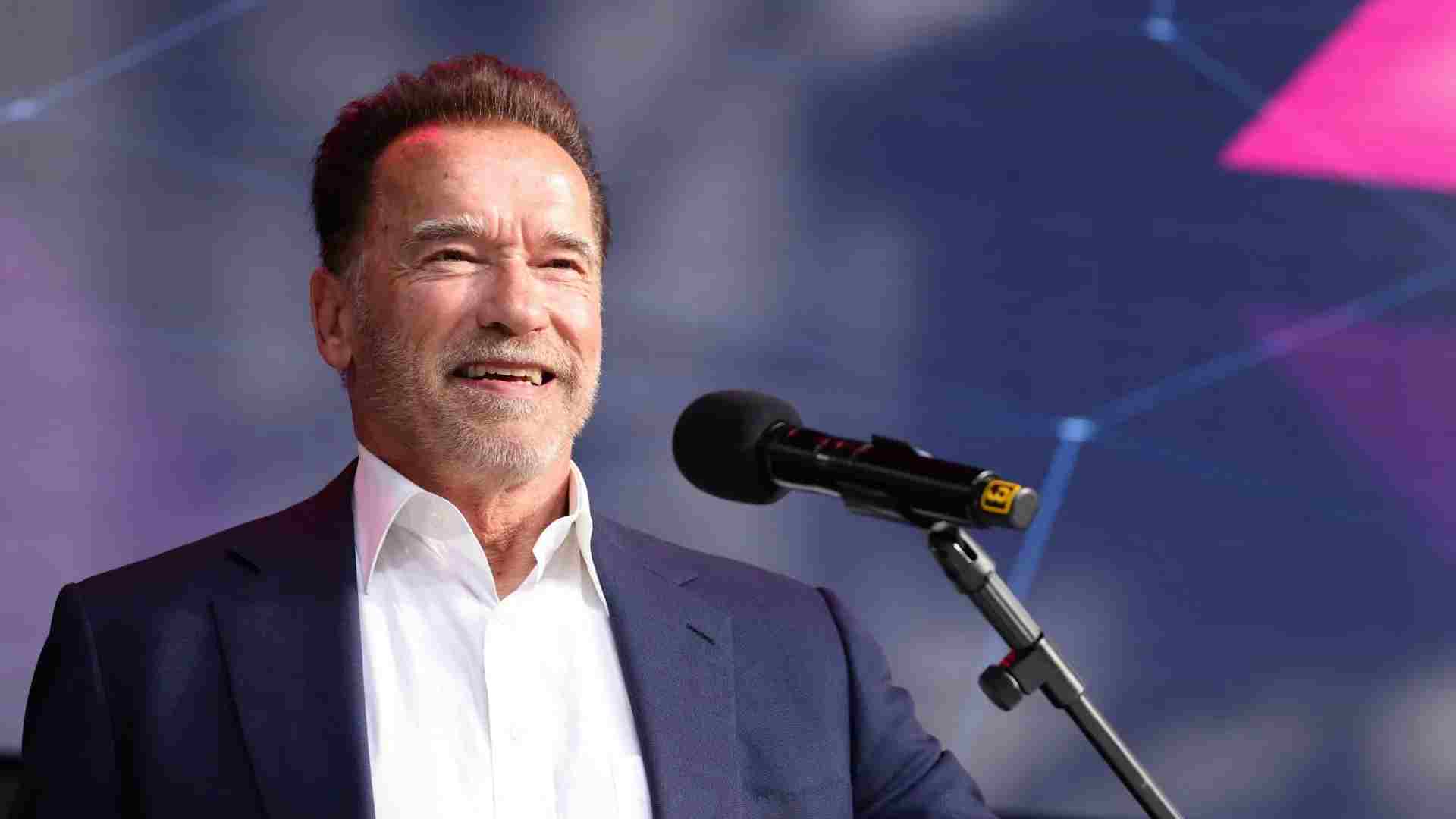 Arnold Schwarzenegger Orosz Ukran Haboru