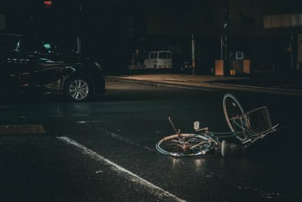 Videón, ahogy a sárkeresztúri sofőr elgázolja, majd újra áthajt áldozatán