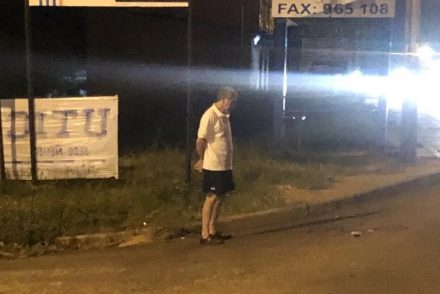A 72 éves édesapa minden este megvárja lányát a buszmegállóban, hogy biztonságban hazakísérje