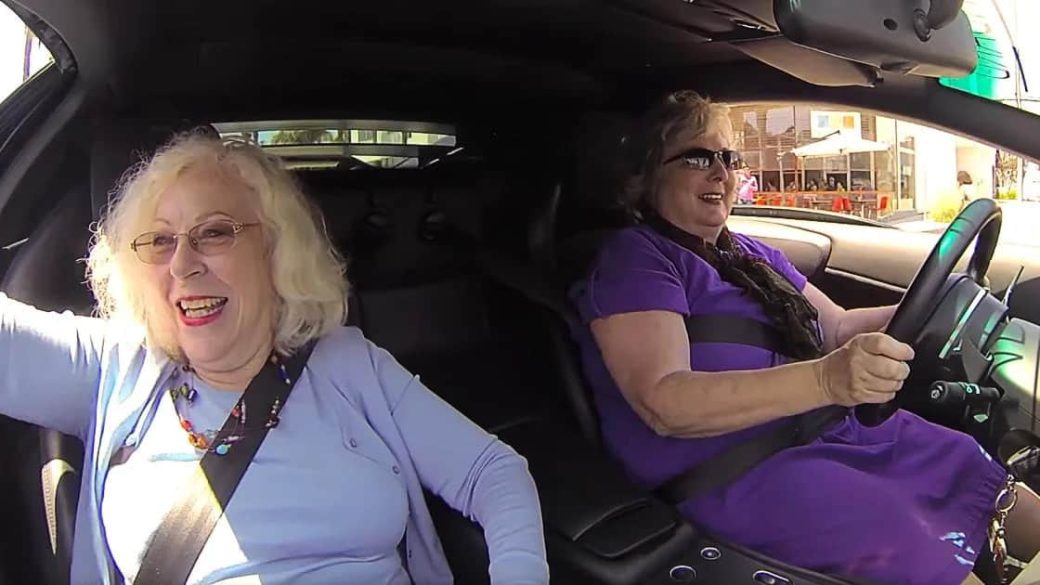 Peggy és Audrey a két nagyi akik Lamborghinivel mentek bevásárolni