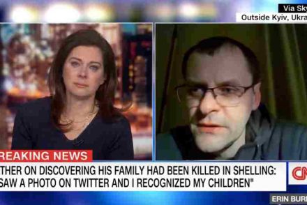 Élő adásban sírta el magát a CNN riportere, miközben a családját elvesztő ukrán apukával készített interjút