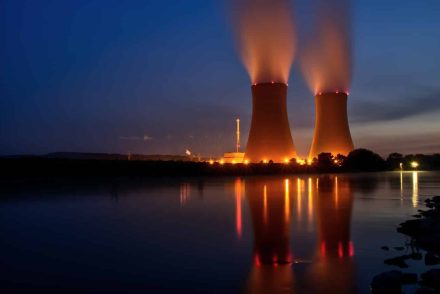 Saját testükkel védik Európa legnagyobb atomerűművét az ukránok