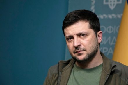 Zelenszkij: közel 100 ezer ember van Mariupolban embertelen körülmények között