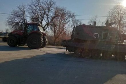 A titokzatos új „O” szimbólummal festett orosz tankot ukrán farmer lopta el