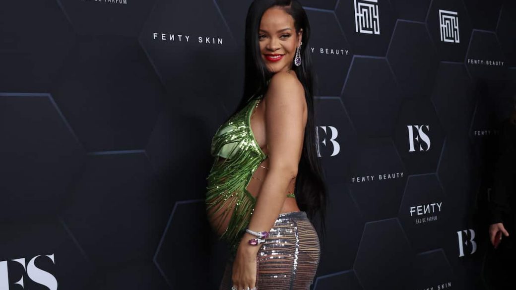 rihanna-enekesno-terhes-baba-gyerek