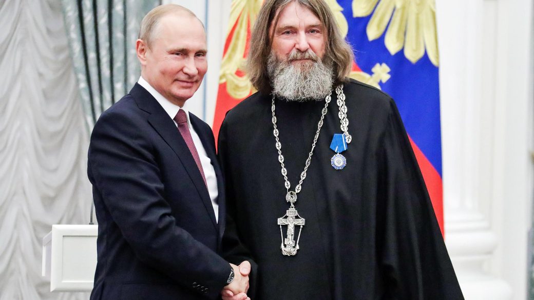 vlagyimir putyin oroszország pap bíróság börtön háború orosz-ukrán háború