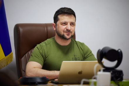 Nagy előrelépés Ukrajnának: Kitöltötte az EU-csatlakozás első komoly lépcsőjének nevezett kérdőíveket