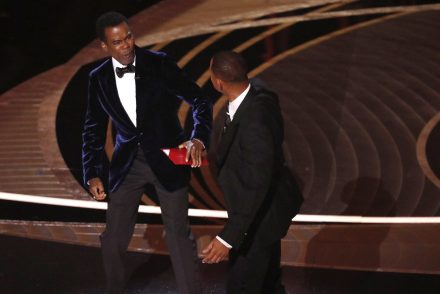 Akkora botrányba fulladt az Oscar-díjátadó, hogy rendőrt kellett hívni –a feldühödött Will Smith akkora pofont kevert le az Oscar színpadán, hogy mindenki csak pislogott