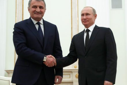 Putyinnak Ukrajna után új területre fájhat a foga