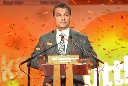 A Fókuszcsoport Orbán Viktor-interjúján röhög az internet, a kínos pillanatait gyűjtötték össze