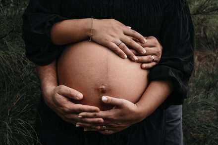 Nem várt fordulatot vett a házassági évforduló – valaki teherbeesett, de nem a feleség volt az