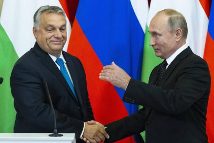 Nem várt fordulat? A háború közepette Putyin gratulált Orbán Viktornak a győzelemhez