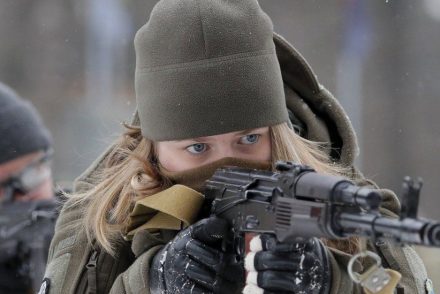 Nincsen élelem, víz és gyógyszer, de Mariupol még nem esett el – Az orosz ultimátumra reagált az ukrán vezetés