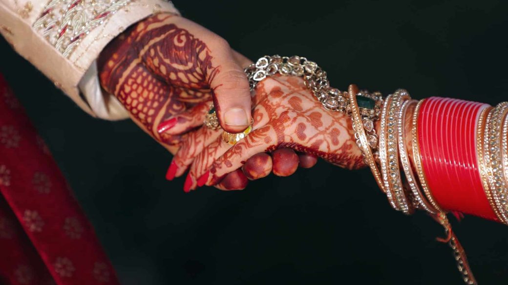 eskuvo india hazassag volegeny