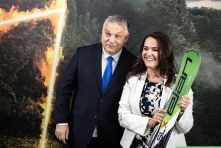 Nagyon kínos pillanatokat okozott Orbán Viktor az új köztársasági elnöknek – Videó