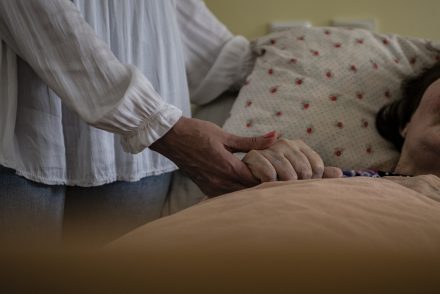 Olyan rémes volt az életük az elfekvőben, hogy közösen ittak fagyállót, de csak egyikük halt meg