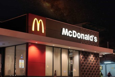 Összeveszett valakivel a McDonald’s-ban – Leszúrták