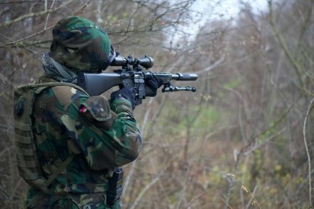 Az orosz katonák a sajátjaikat is megölték, mert próbáltak segíteni egy ukrán anyának és lányának