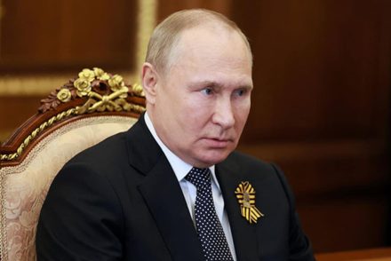 Még néhány óra, és Putyin Oroszországa fizetésképtelenné válik