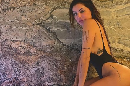 Hátborzongató fenyegetés miatt kellett menekülnie Ukrajnából a bikinimodellnek