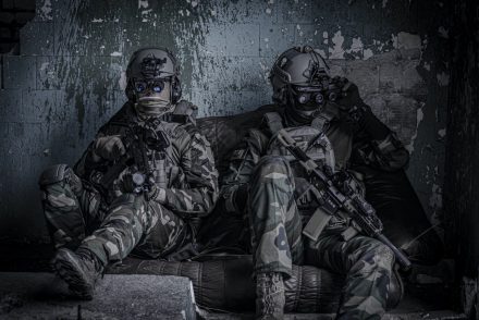 Félresikerült a tréfa: hason lőtte magát az orosz katona