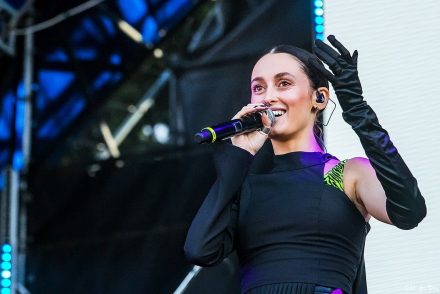 Orbán és Putyin közös fotóját szakította szét egy ukrán rapper a Sziget színpadán