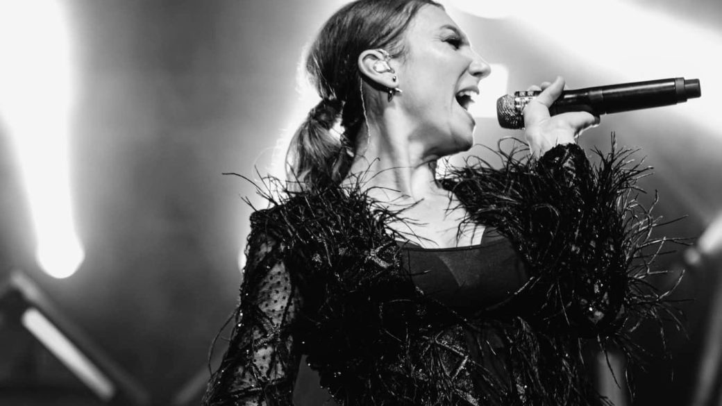 ruzsa magdi szetnyilt hasfal fellepes koncert egeszseg