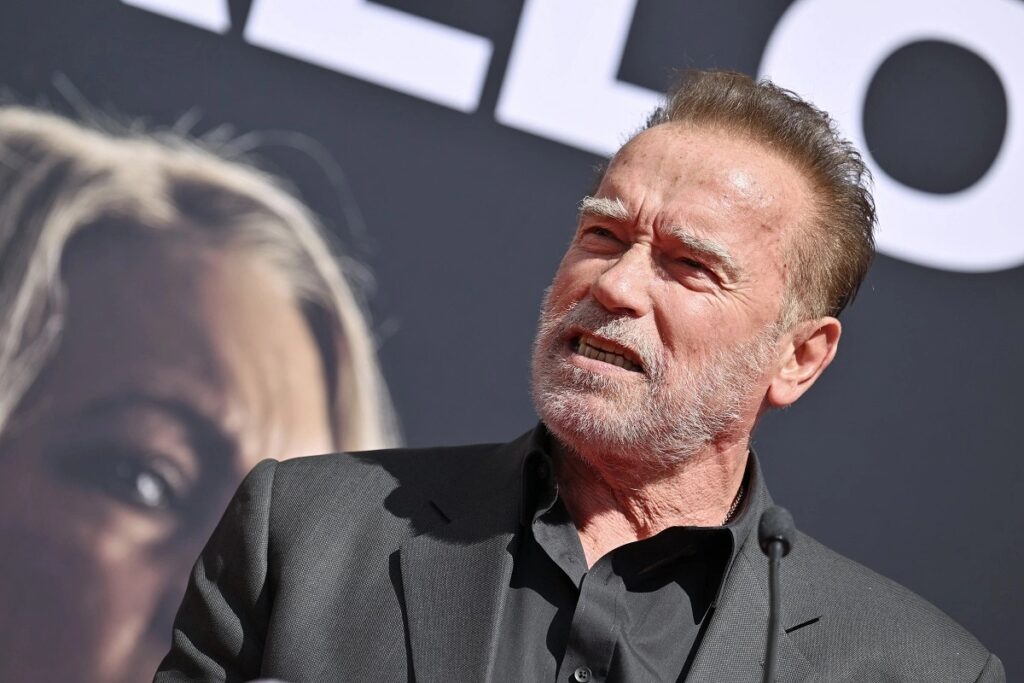 Arnold Schwarzenegger Autobaleset Gazolas Kerekparos Biciklis