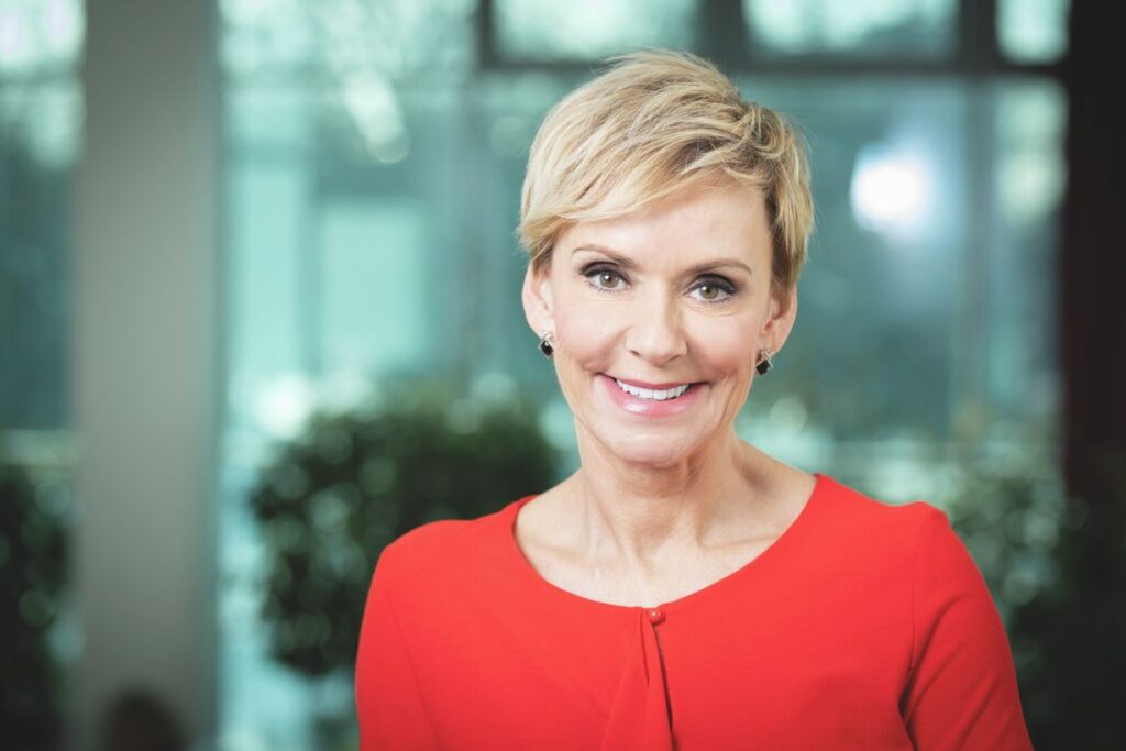 Jakupcsek Gabriella Fellepes Magyar Peter Noi Sikernap Szervezoi