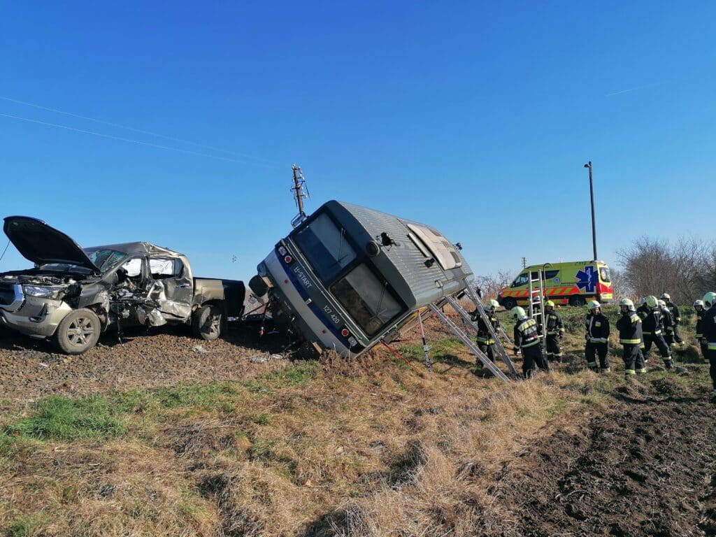 Tiszaeszlar Baleset Ma Vonatbaleset