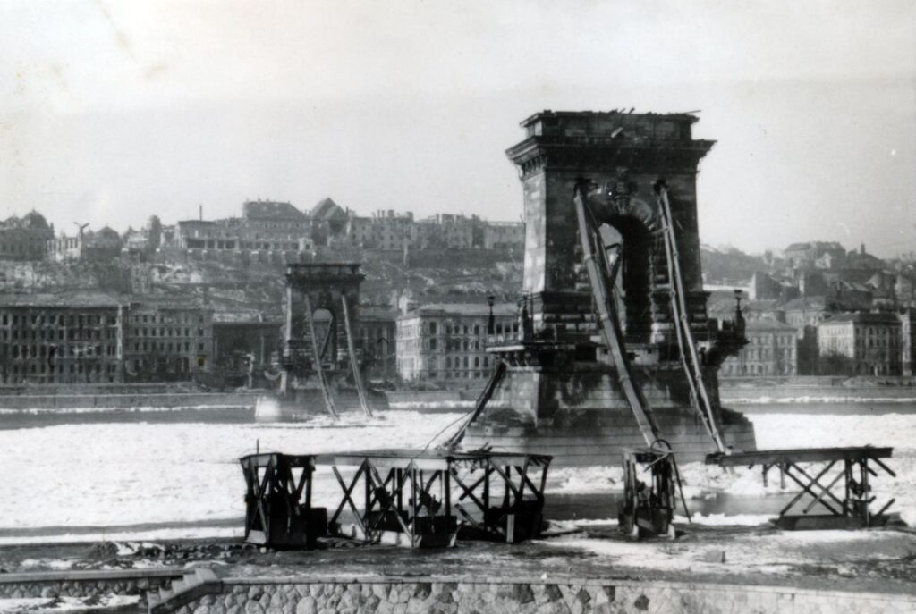 Budapest Tortenelem Duna Alagut