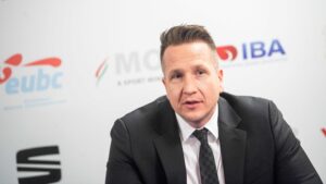 Kenyai Repulogep Baleset Ismert Magyar Sullos Gyula