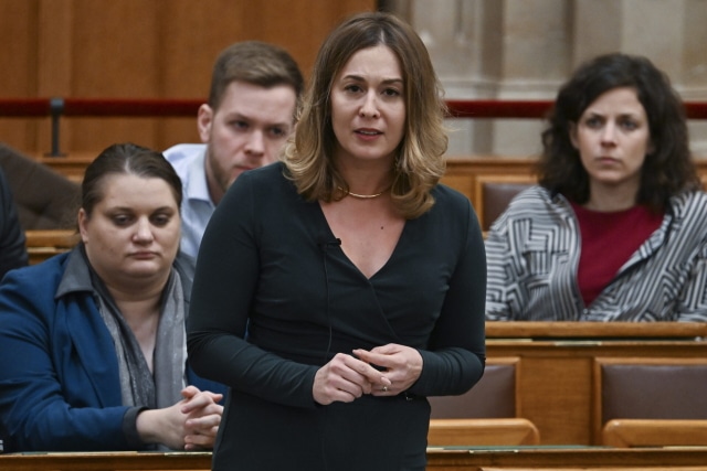 cseh Katalin momentum kizaras oka