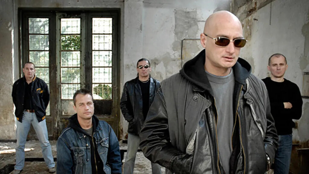 Meghalt-Republik-Zenekar-Soforje-Kiss-Gyula-Zsolt