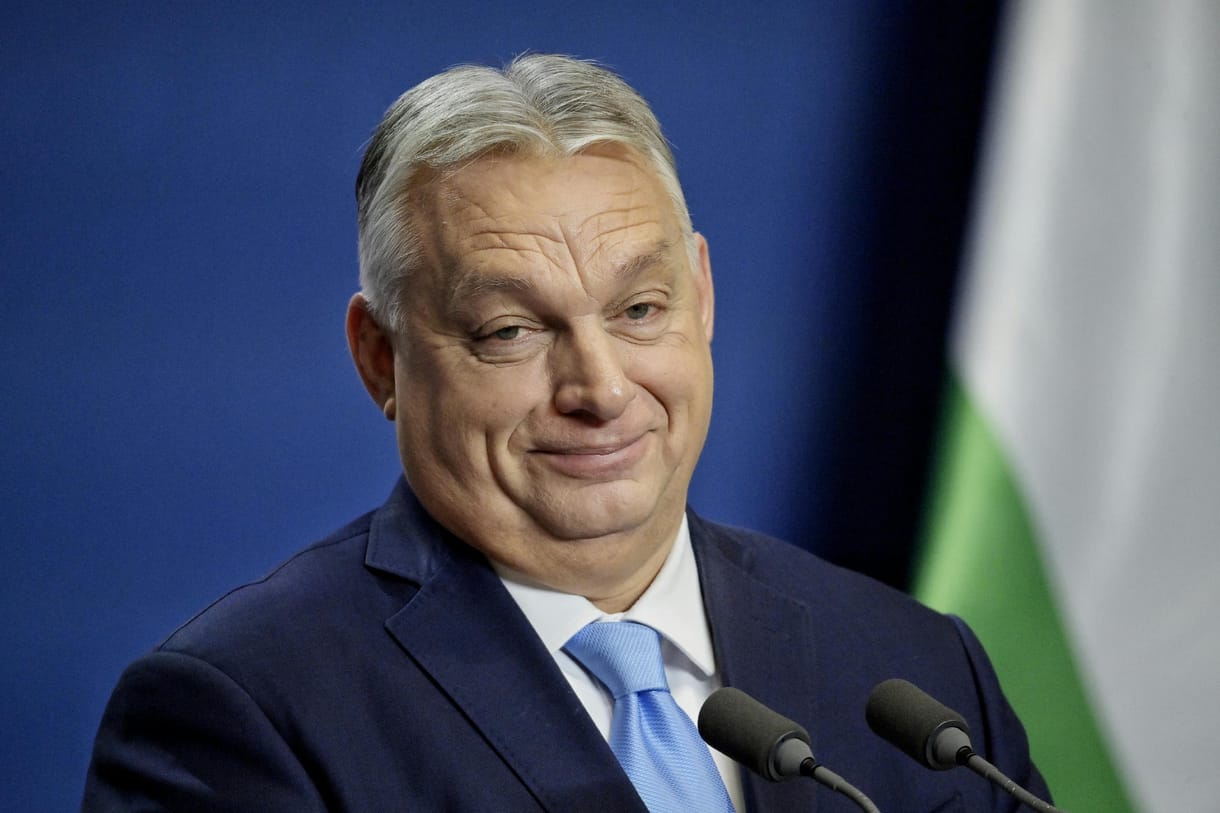 orban viktor torok gabor zarug peter farkas konyv