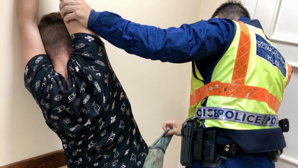 szeged megeroszakolas 18 eves lany