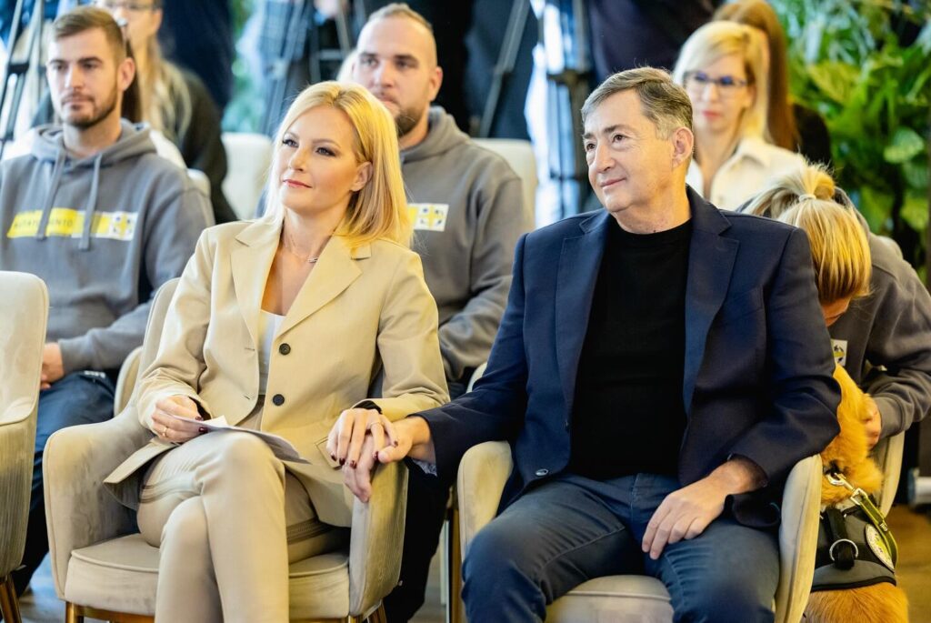 Varkonyi Andrea Meszaros Lorinc Karacsonyfa