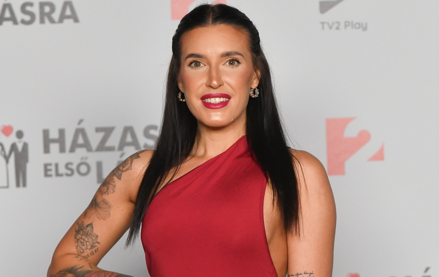 hazassag elso latasra karmen dani valas ujevi poszt