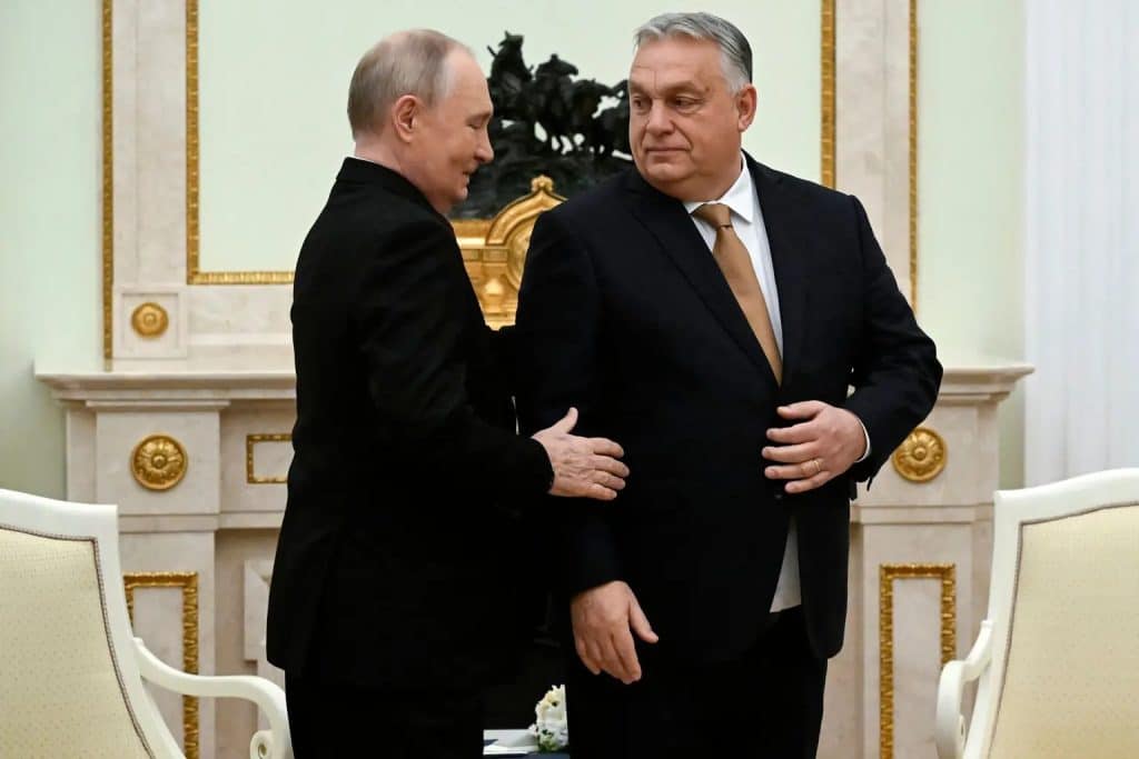 Orban-Viktor-Putyin-Telefonhivas-