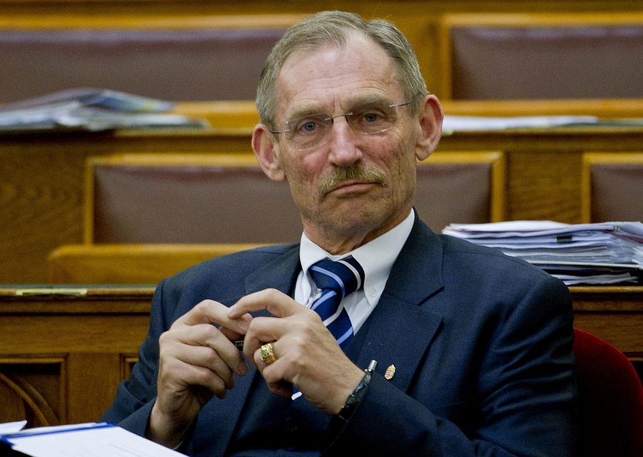 pinter sandor belugyminiszter lemond