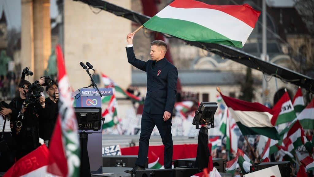 Magyar Peter Kormany Valtas Orban Viktor Guardian Velemeny