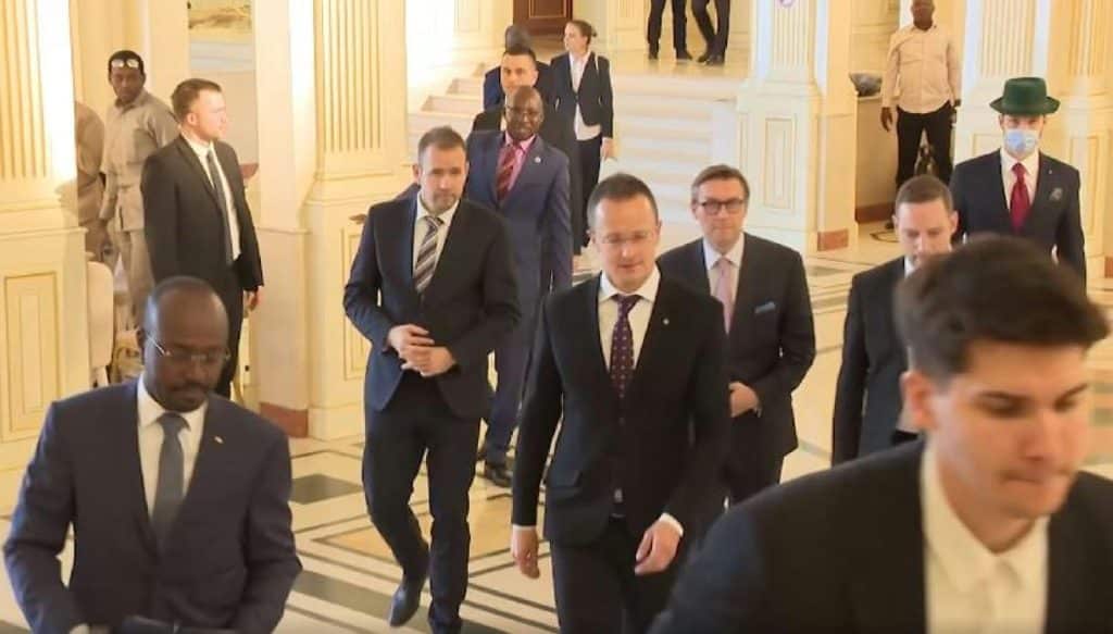 Orban Gaspar Csad Magyar Peter Reakcio Magyar Katonak