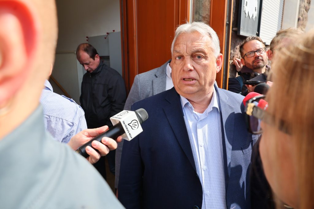 Orban Viktor Hatvanpuszta Meszaros Lorinc Kerdes