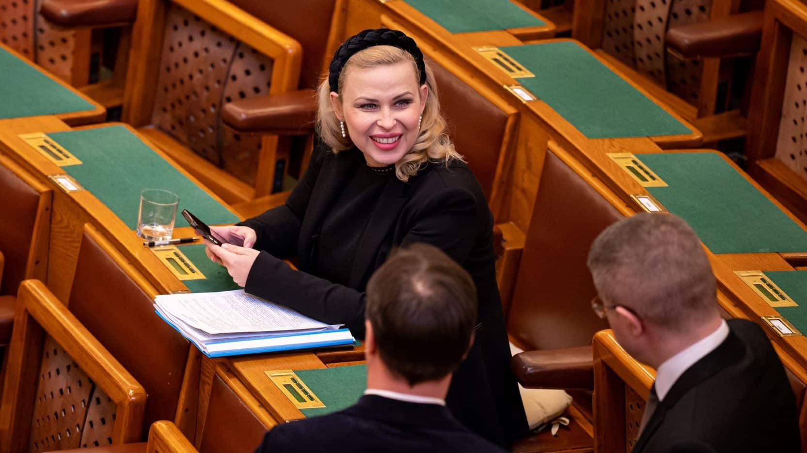 Juhasz Hajnalka Kdnp Tisza Part Egy Ev