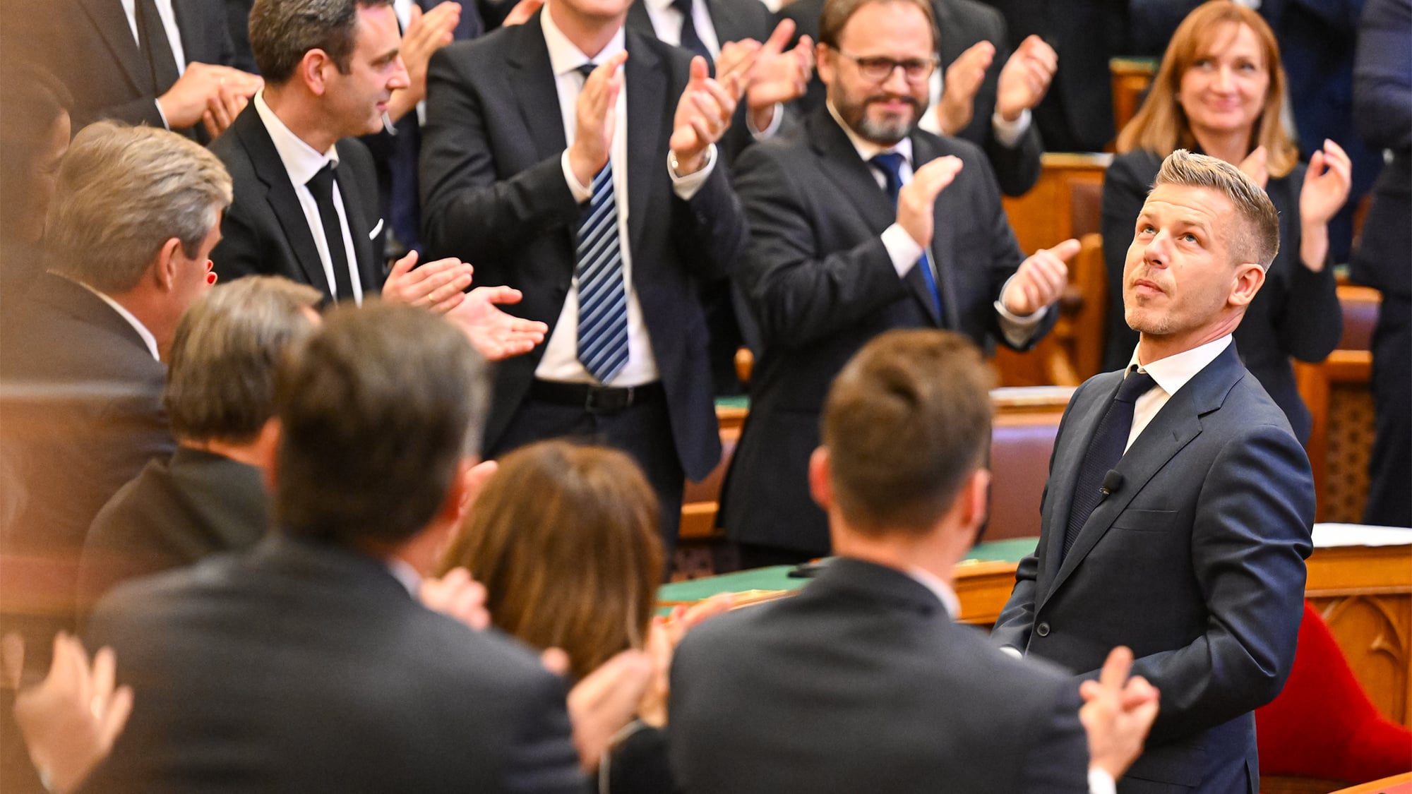 magyar peter edesapja szulei gyerekei alakulo orszaggyules parlament tisza part