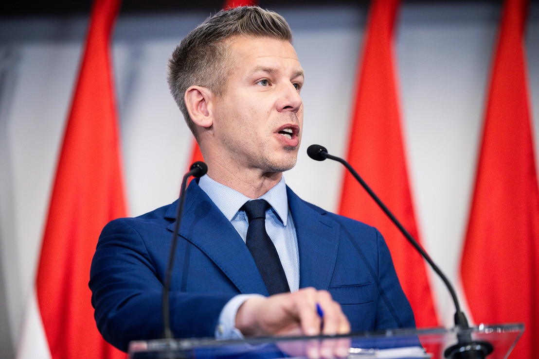 Magyar Peter Tisza Part Plakat Momentum Gratulacio Rendszervaltas