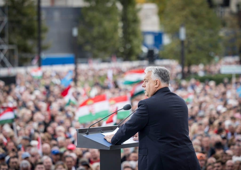 Median Orban Viktor Felmeres Borton Ketharmad