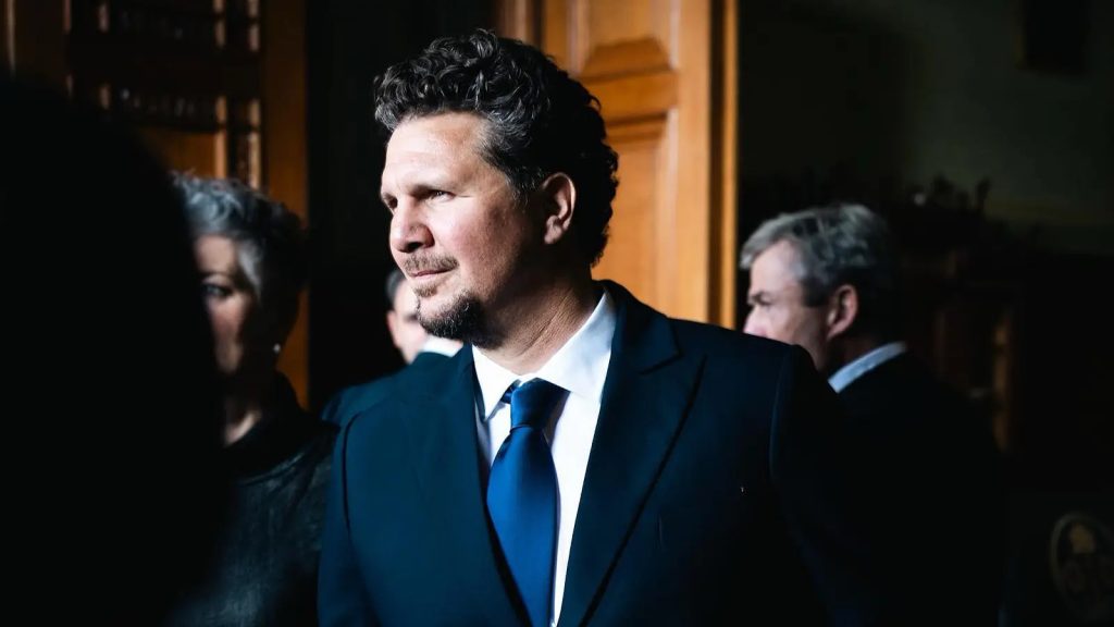 Nagy-Ervin-Molnar-Aron-Borbely-Alexandra-Tanc-A-Parlament-Elott