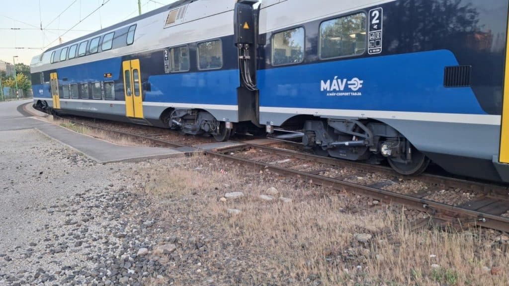 Nyugati Palyaudvar Kisiklott Vonat