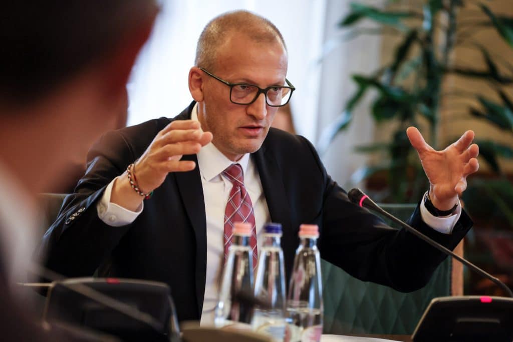 Tarr Zoltan Nka Foigazgato Felfuggesztes